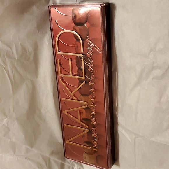 Urban Decay Other - NWT🎉💜HOST PIlCK💜🎉4/20 NAKED CHERRY eyeshadow pallet,matte&shimmer shades💜🥳